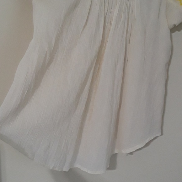 Romeo & Juliet Couture embroidered top size small - Picture 6 of 8